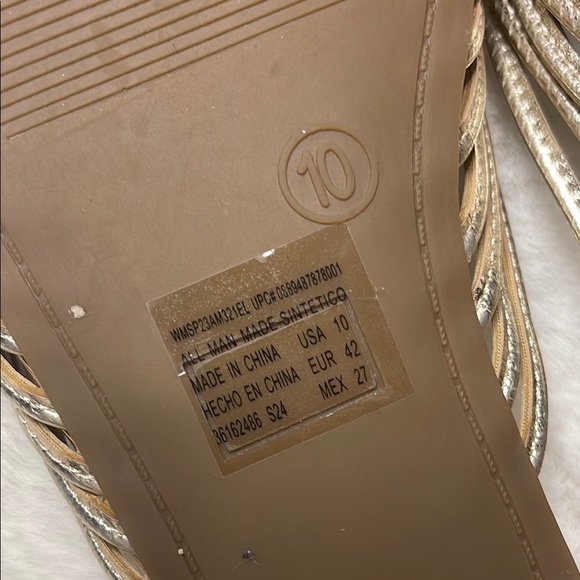 Scoop- Braided Gold Slide Sandals- size 10 - Picture 5 of 8